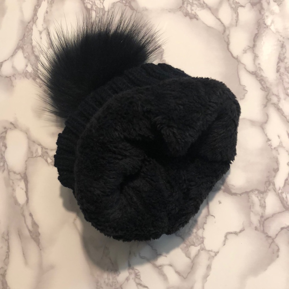 ✨NEW✨ Fleece Lined Beanie in Black - Picture 2 of 2